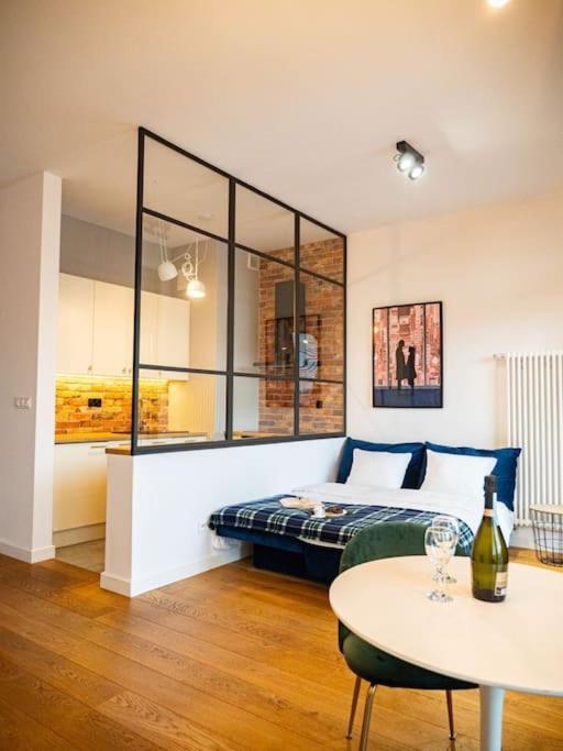 Chic In Historic Koneser Area Appartement Warschau