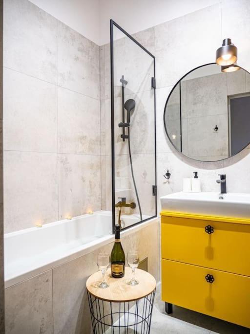 Appartement Chic In Historic Koneser Area
